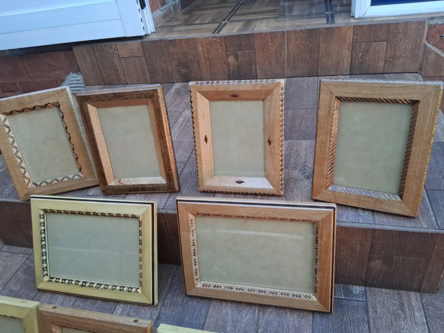 Marco tallado en madera