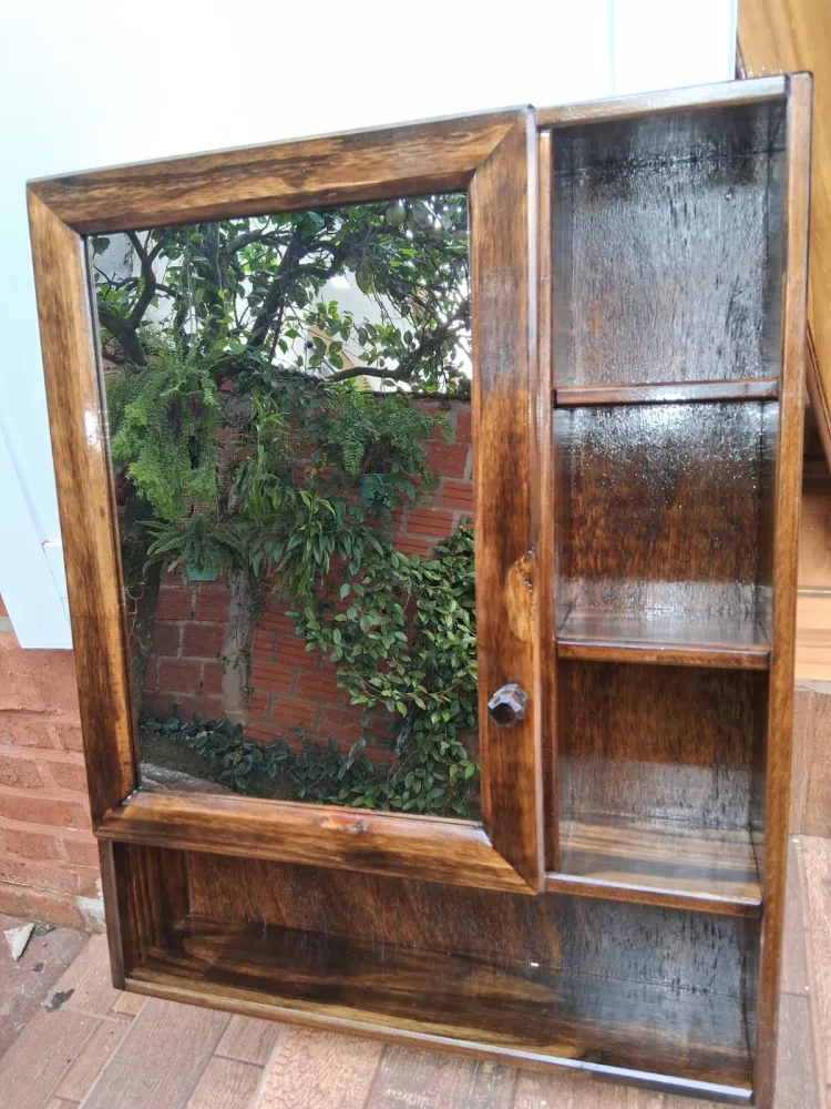 Mueble recuperado en madera
