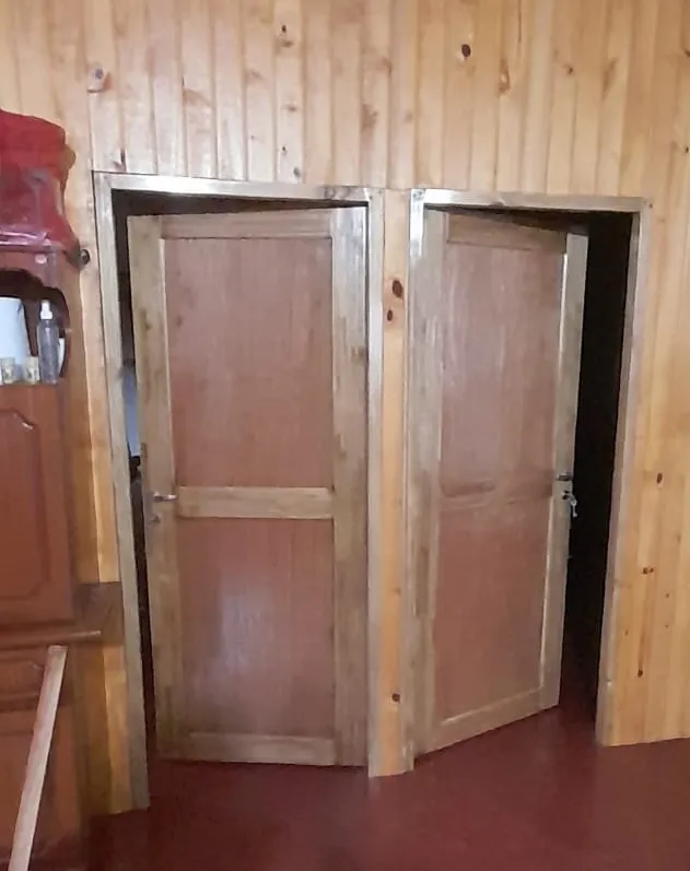Puerta de madera de interior personalizada