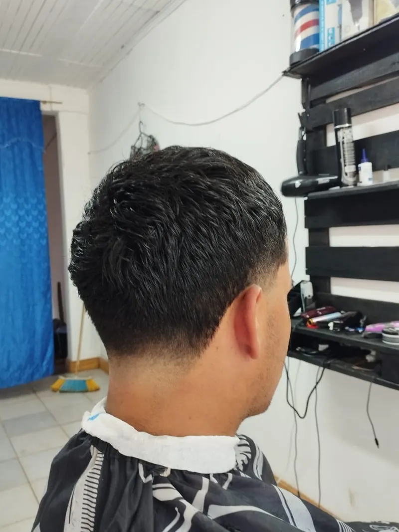 Corte con fade prolijo realizado en Barber Shop LKM